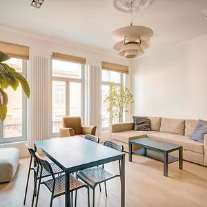 The Greenplace Lodge. In Heart Of Antwerp. Amberes