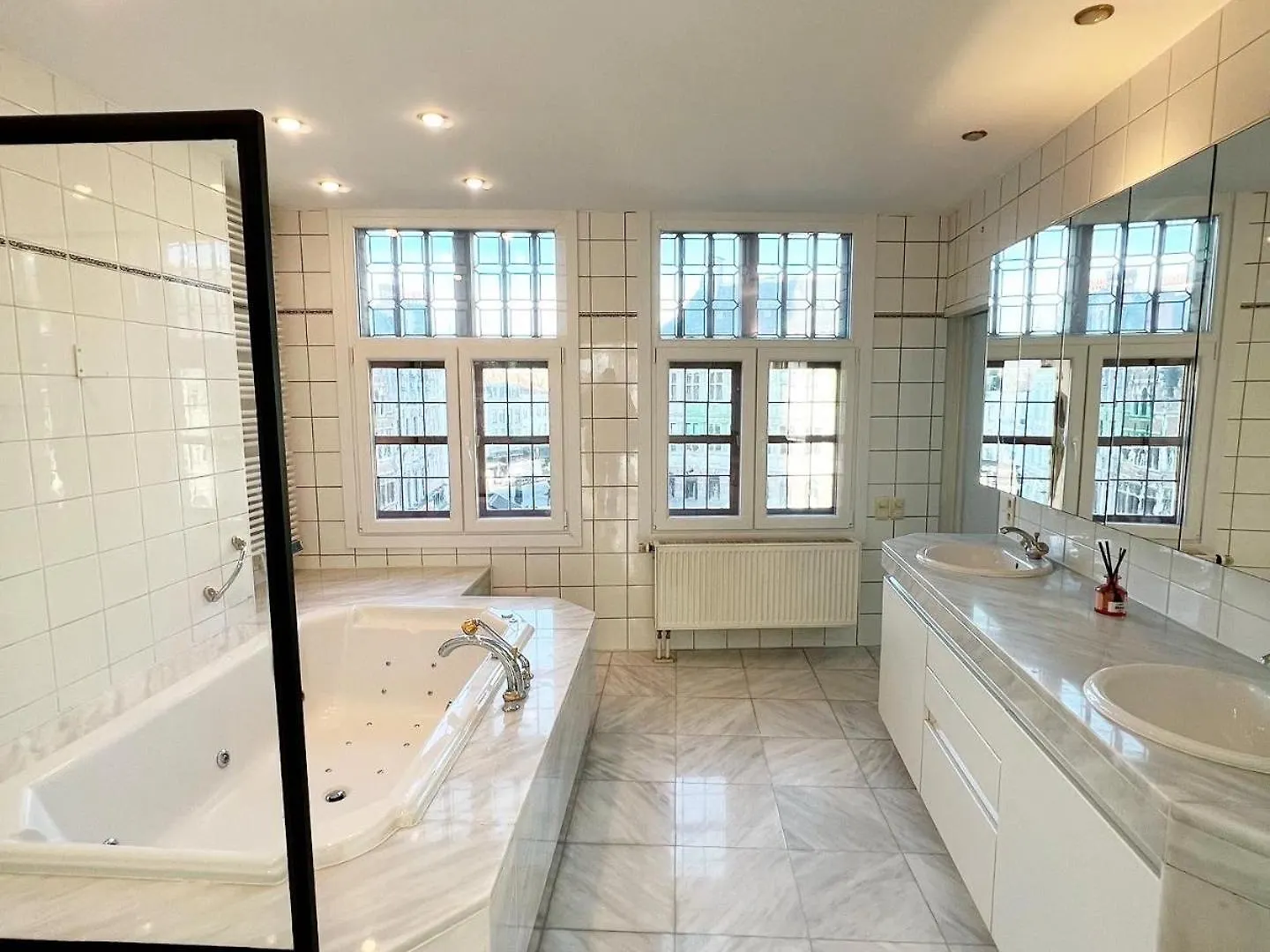 Apartamento Le Faubourg Suites Amberes
